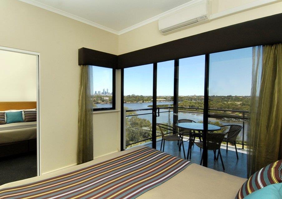 Assured Ascot Quays Apartment Hotel Perth Room photo
