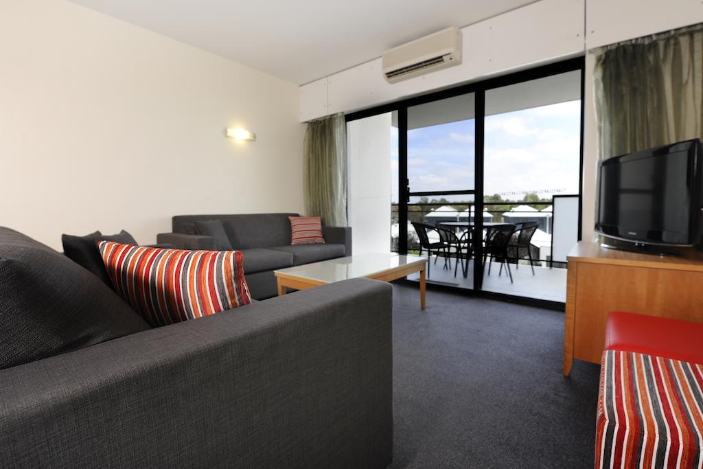 Assured Ascot Quays Apartment Hotel Perth Exterior photo