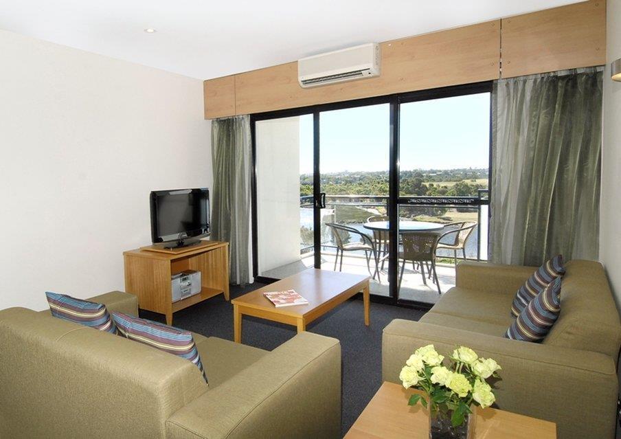 Assured Ascot Quays Apartment Hotel Perth Room photo