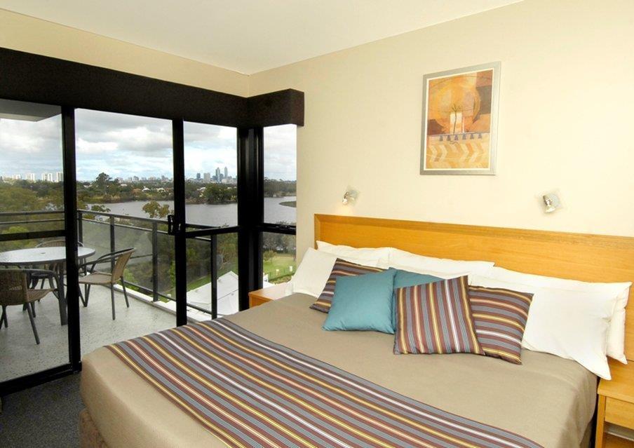 Assured Ascot Quays Apartment Hotel Perth Room photo