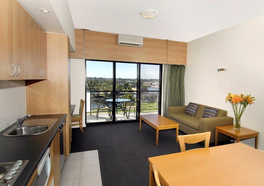 Assured Ascot Quays Apartment Hotel Perth Room photo