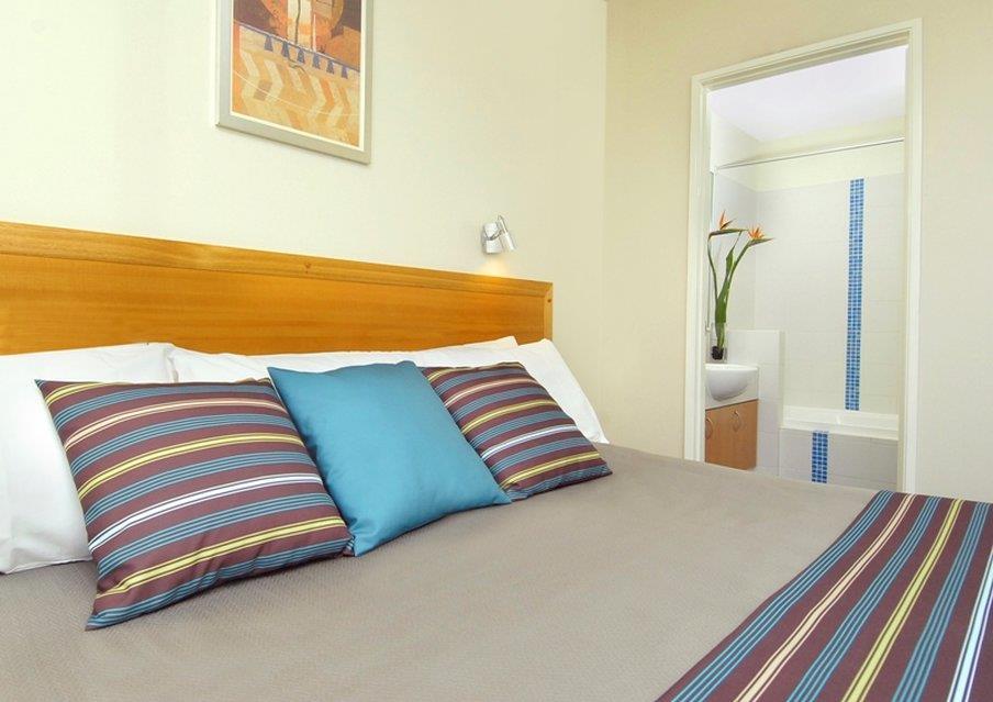 Assured Ascot Quays Apartment Hotel Perth Room photo