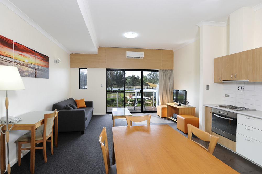 Assured Ascot Quays Apartment Hotel Perth Exterior photo