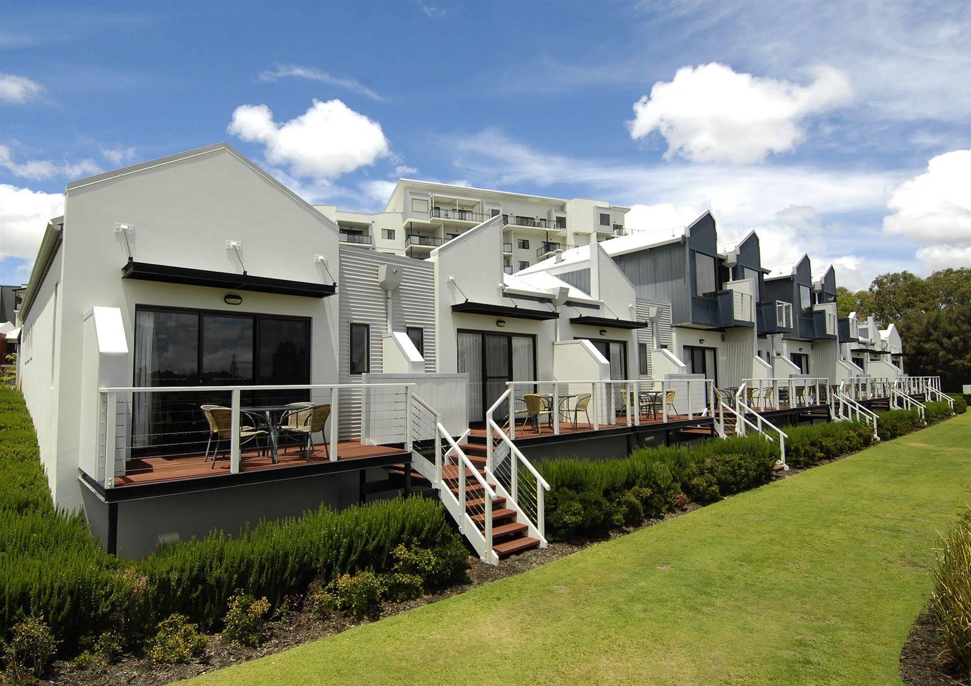 Assured Ascot Quays Apartment Hotel Perth Exterior photo