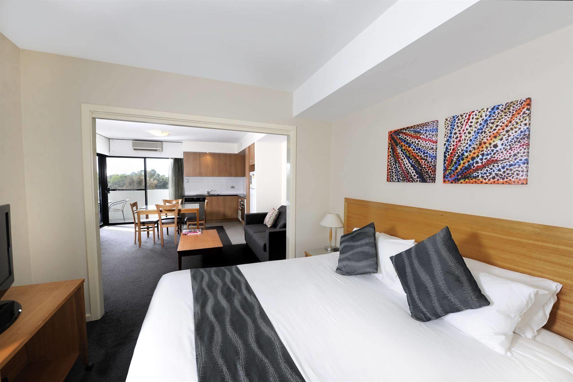 Assured Ascot Quays Apartment Hotel Perth Exterior photo