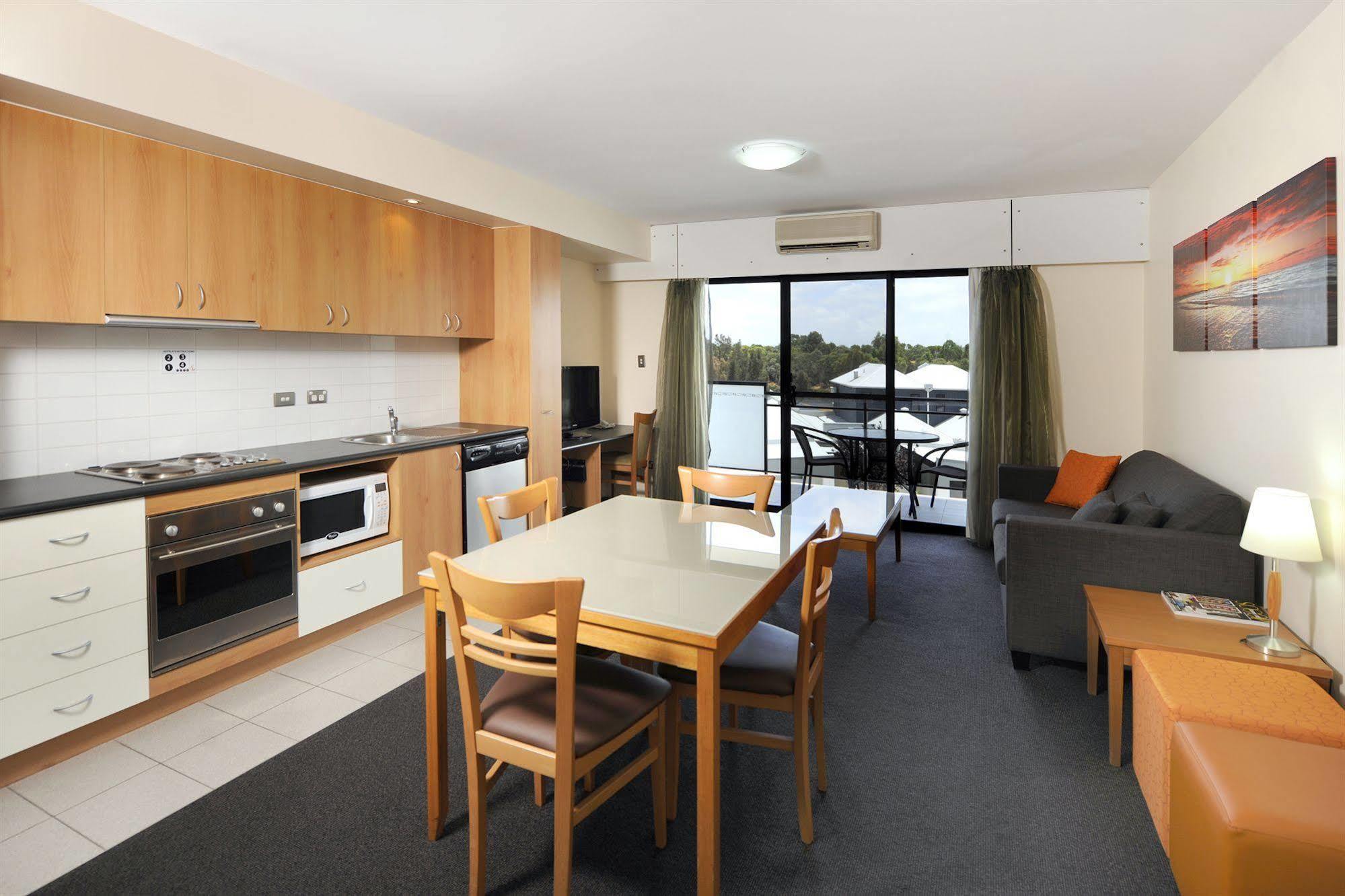 Assured Ascot Quays Apartment Hotel Perth Exterior photo