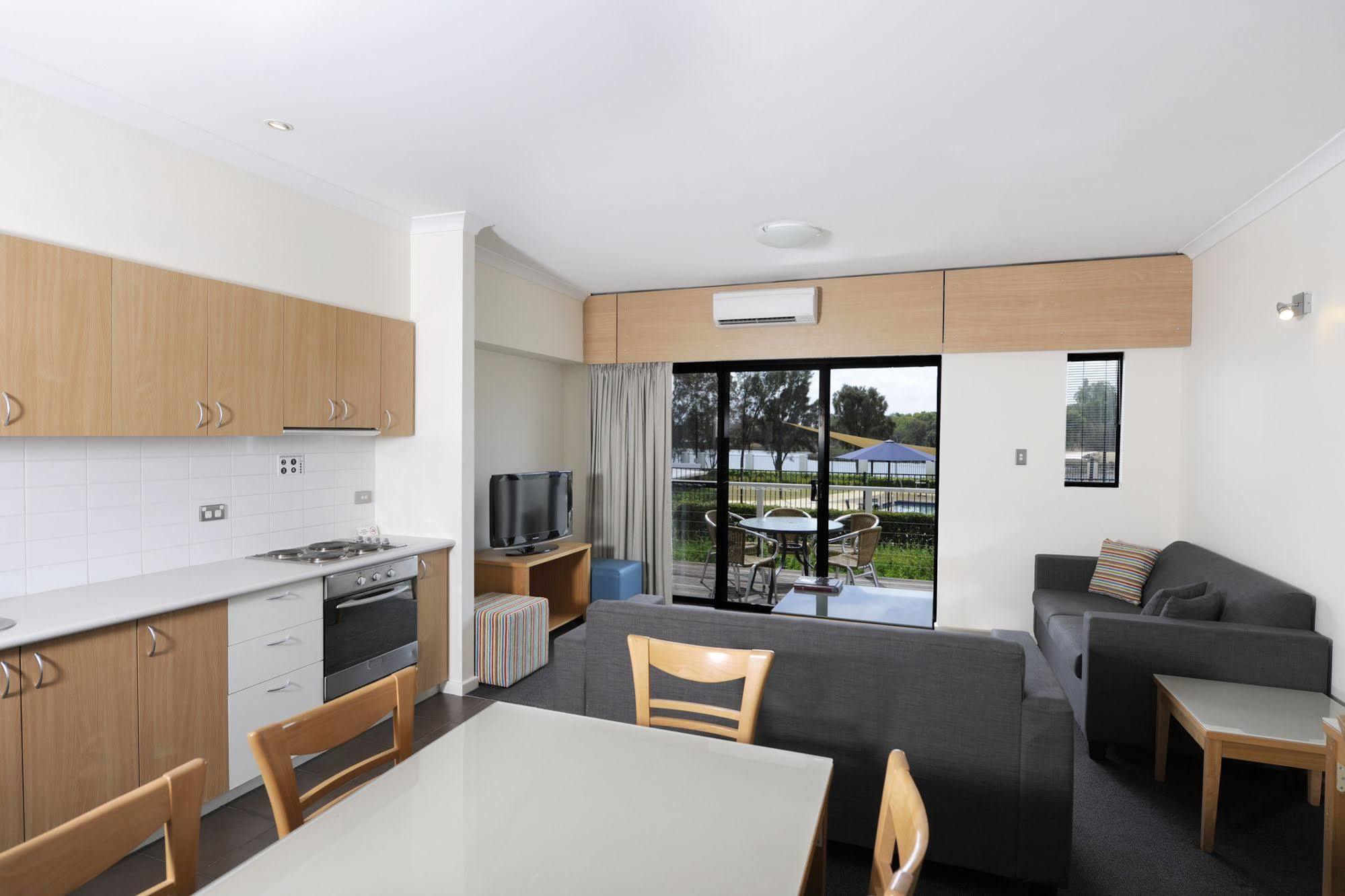 Assured Ascot Quays Apartment Hotel Perth Exterior photo