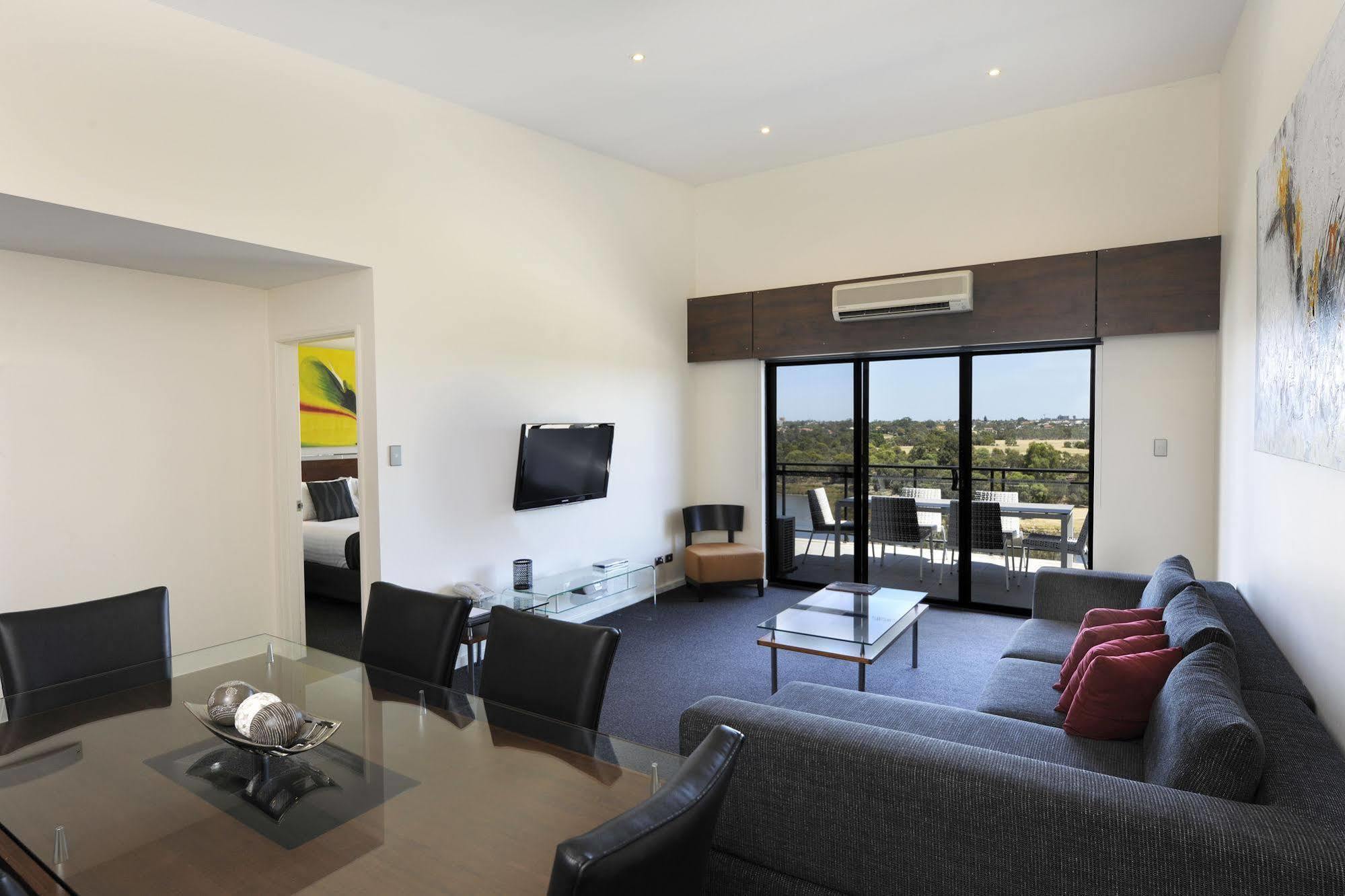 Assured Ascot Quays Apartment Hotel Perth Exterior photo
