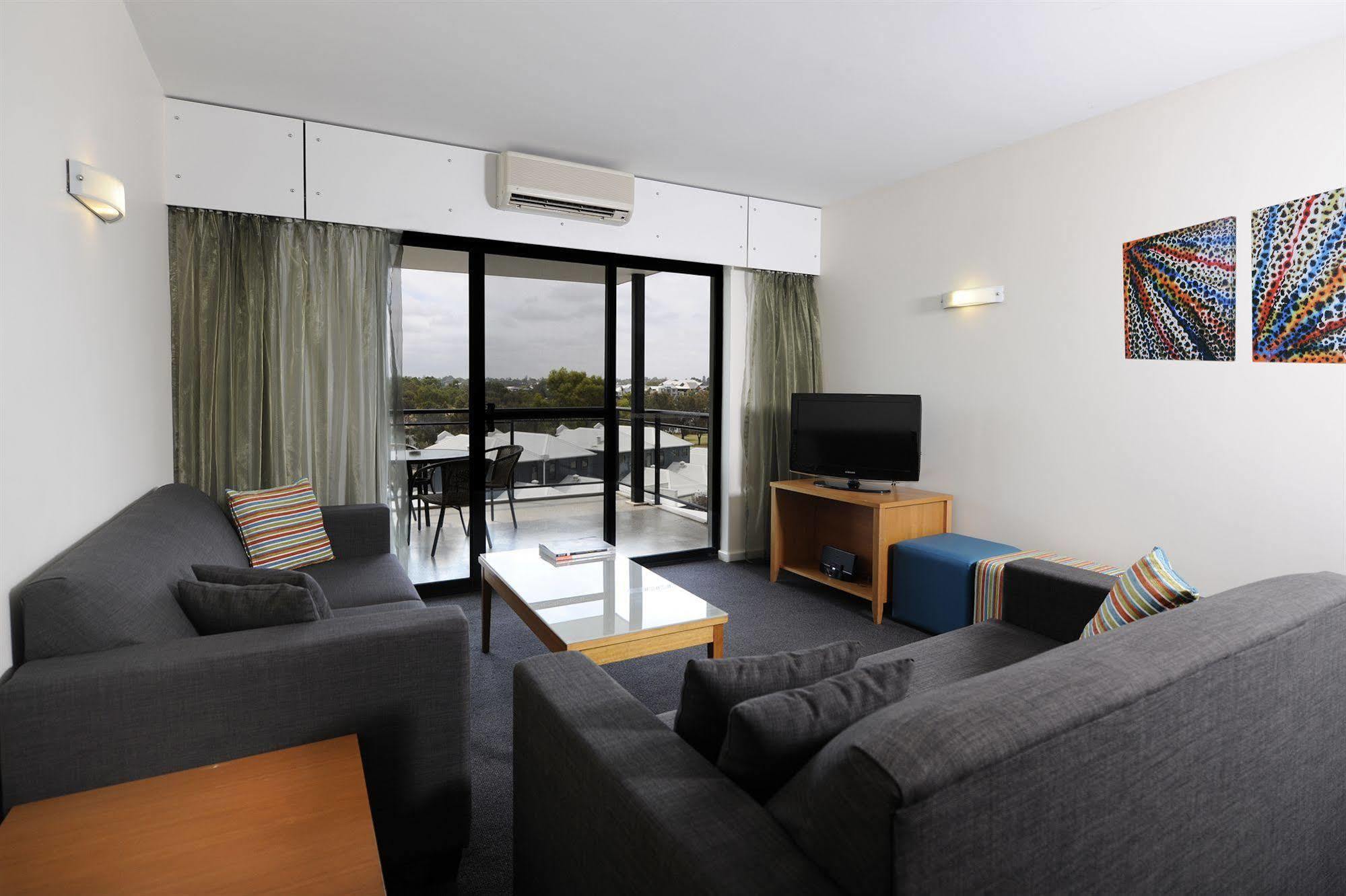Assured Ascot Quays Apartment Hotel Perth Exterior photo